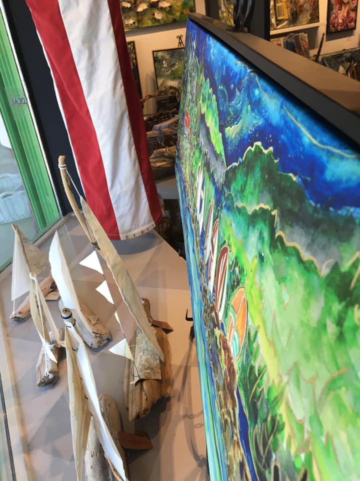 Round Salt Spring Island Gallery Window