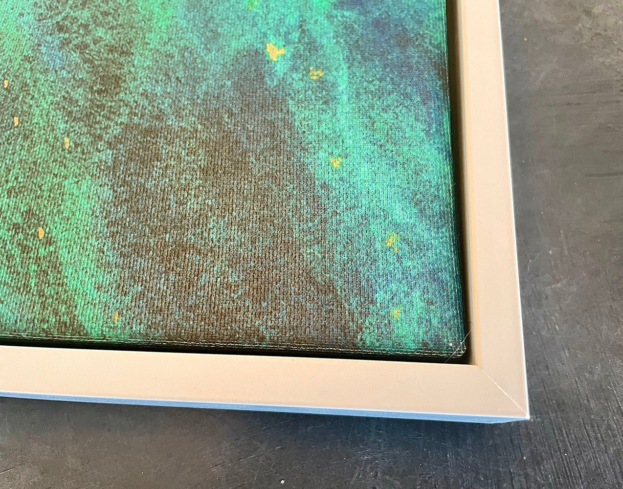 Grey Frame : for Limited Editions
