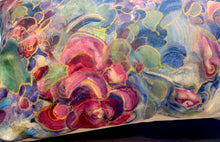 Load image into Gallery viewer, Rose Garland Velvet Pillow