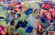 Load image into Gallery viewer, Rose Garland Velvet Pillow